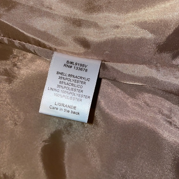 Love Tree Faux Fur Vest - Picture 6 of 7